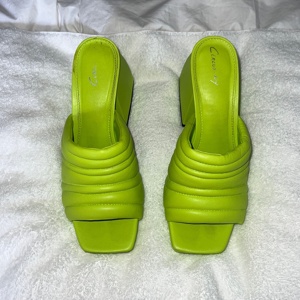 Circus by Sam Edelman Lime Green Neon platform size 8 1/2